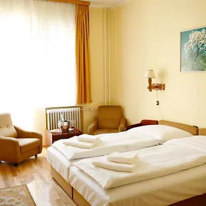 Bara Junior 2* Budapeşte