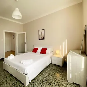 Apartment Comodo E Pratico Nel Cuore Pulsante Di 